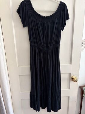 Old Navy Black Short Sleeve Midi Dress